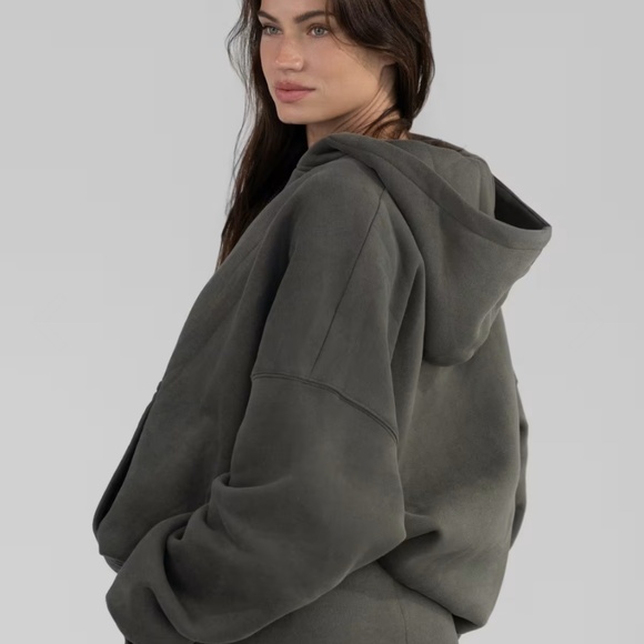 Cloud zip hoodie in “Millstone Grey“ a size small. NWT & never worn. - Picture 3 of 11